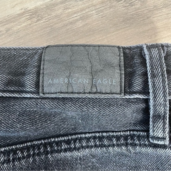 AMERICAN Eagle Black Distressed Cutoff 90’s Boyfriend Short - Picture 3 of 7